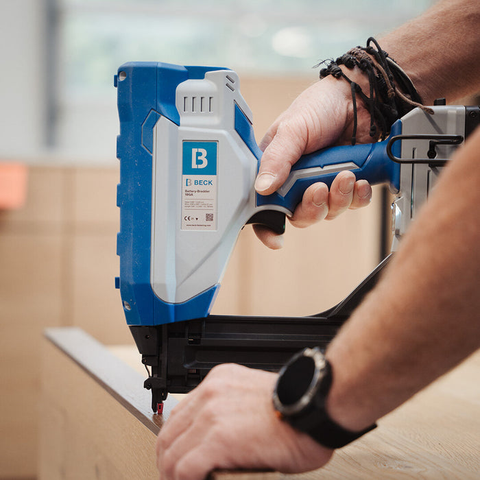 BECK BN18-55BC Akku-Stauchkopfnagler inkl. 2 CAS-Akkus 2,0Ah und Ladegerät